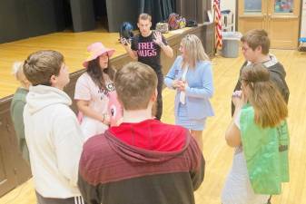 Sweethearts &amp; Heroes’ Pat Fish leads Circle session