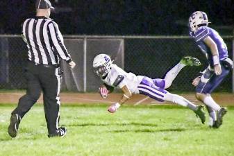 Skyler Rodriguez crosses the goaline on a Touchdown reception from QB Joey Krasniewicz.