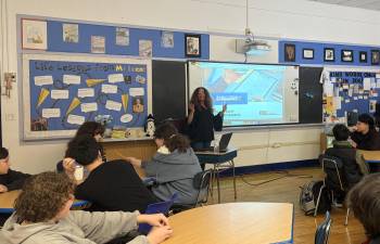 Chase Bank’s Niki Davola teaches financial literacy to Seward students.