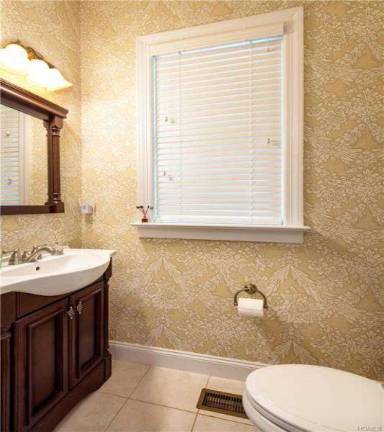 Live like royalty in Warwick Grove