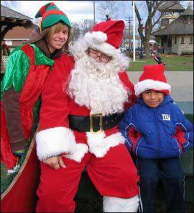 Warwick businesses sponsor Santa's visit to Railroad Green