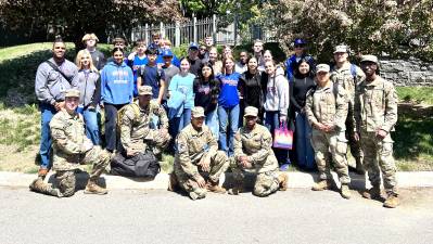 Students in the S.S. Seward Institute JROTC program visited Fordham University’s ROTC program for a field trip titled “A Day in the Life of an ROTC Cadet.”