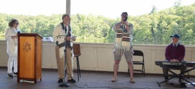 Rosh Hashana celebrated at former Kutz Camp property