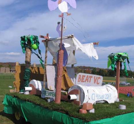 Freshman float: "Cast Away."