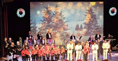 Students perform with music legend Jimmy Sturr