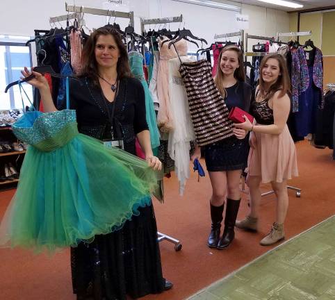Thrift best sale prom dresses
