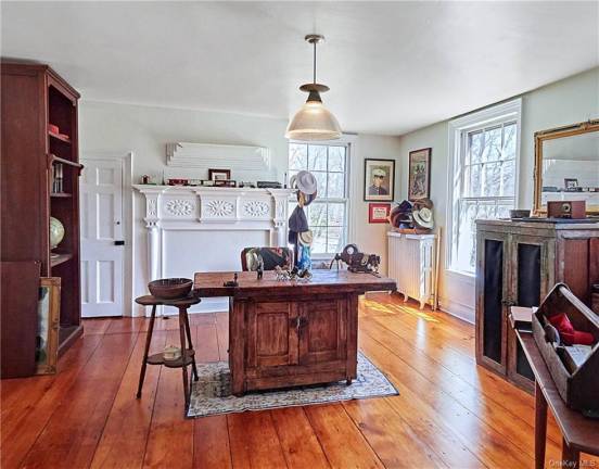 This historical Colonial delivers charm