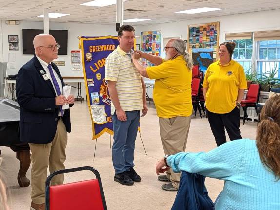 District Governor Elect Doug Stage honors GWL Lion President Arianna Kafka with Presidential Leadership Award
