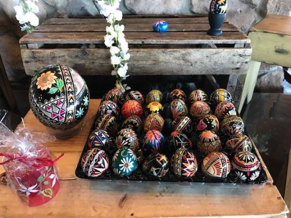 Classes in pysanky egg dyeing offered