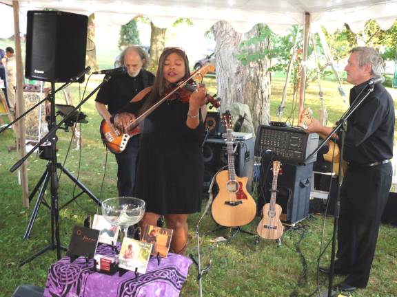 Guests enjoyed the music of the E’lissa Jones Band.