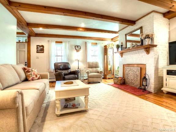 Charming, sturdy saltbox home