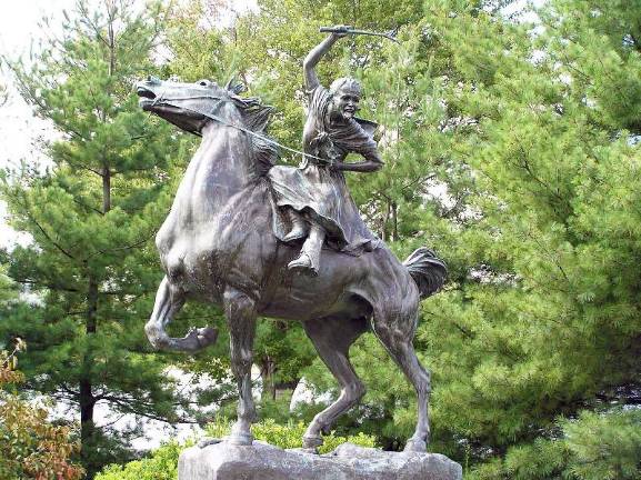 Statue of Sybil Ludington in Carmel by Anna Hyatt Huntington. Sybil Ludington, daughter of Colonel Henry Ludington, was a heroine of the American Revolutionary War who became famous for her night ride on April 26, 1777, to alert American colonial forces to the approach of the British. Her action was similar to that performed by Paul Revere, though she rode more than twice the distance of Revere and was only 16 years old at the time of her action.