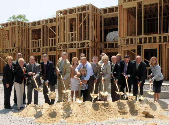New York State Homes &amp; Community Renewal, the New York State Office for People With Developmental Disabilities, Occupations, Inc., and Warwick Properties, Inc., celebrated the construction of Oak Ridge Apartments last week in Middletown.The 78-unit apartment complex will offer affordable work force apartments, including 15 for people with developmental disabilities.