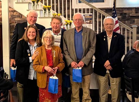 Lion Bruce Rohner - 50 years as a GWL Lion, Lion Eric Giertsen - 44 years, Lion Bob Kiedaish - 37 years, Lion Nancy DeAngelo - 37 years, Lion Gus Hartig - 22 years and Lion President Arianna Kafka.