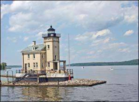 Expert on Hudson River lighthouses to share experiences on Aug. 11 at Warwick library