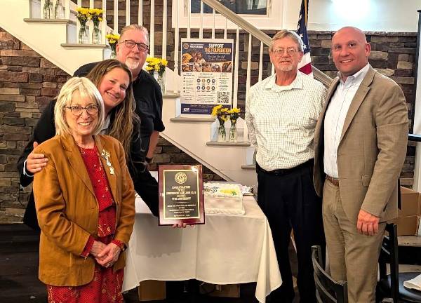 GWL Ambulance Corps Members (Lions and guests) GLVAC EMT and Lion Nancy DeAngelo, Lion Presdent Arianna Kafka, GLVAC Pres. Mike King, GLVAC Capt. Bob Ackerson and Town Supervisor and GLVAC EMT, Jesse Dwyer.