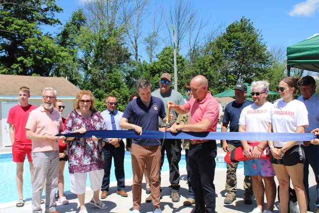 Officials “reopen” Mountain Lake Park in Warwick.