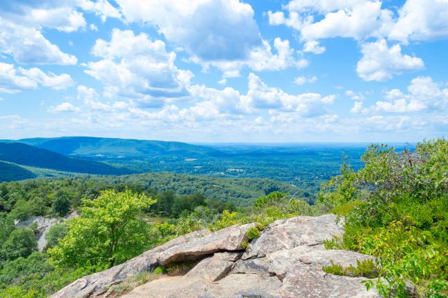 Hiking views from Bear Mountain