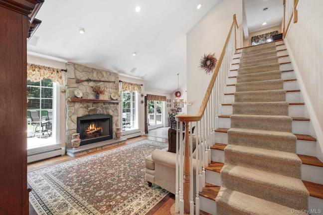 Amazing Warwick Colonial