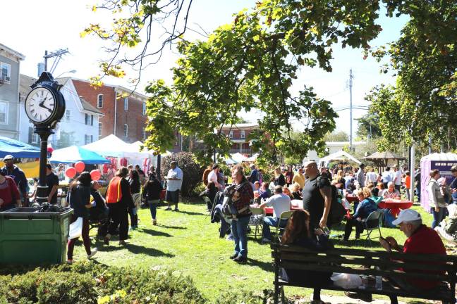 The Railroad Green was a popular place to rest and enjoy live entertainment.