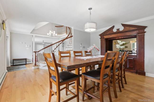 Charming mini estate