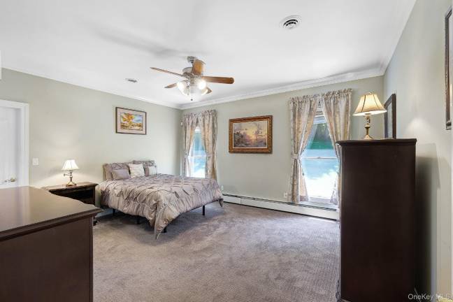 Amazing Warwick Colonial