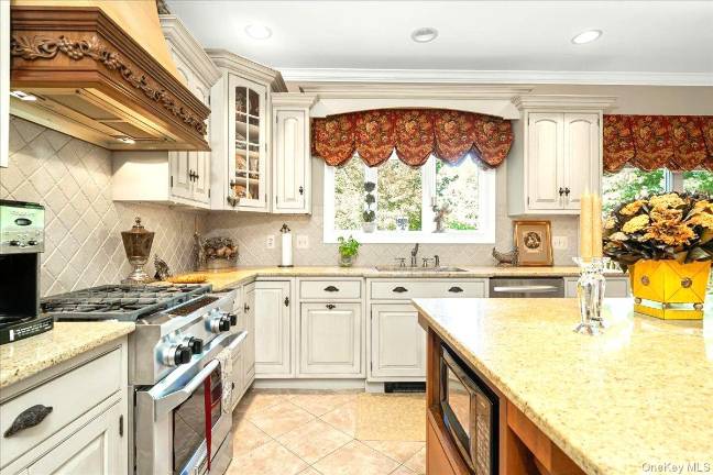 Stunning Colonial
