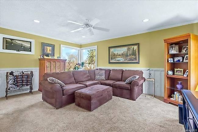 Choice location, spacious elegance inVillage of Warwick