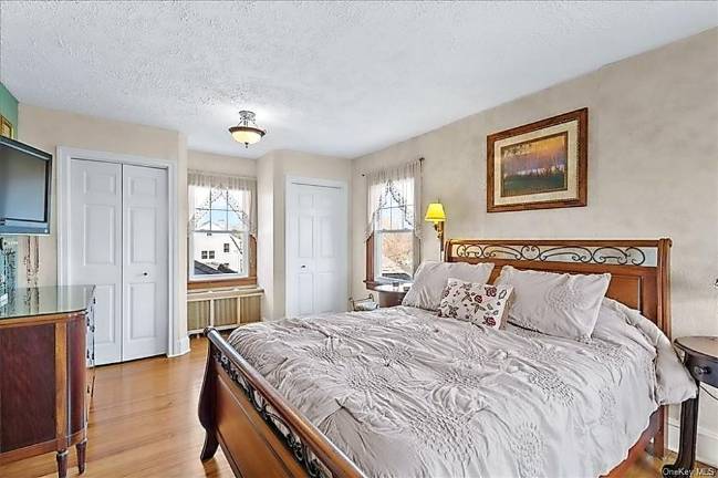 Choice location, spacious elegance inVillage of Warwick