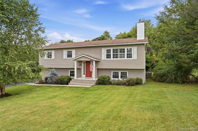 Welcoming Warwick Neighborhood