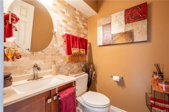 Stylish space and amenities with townhouse convenience