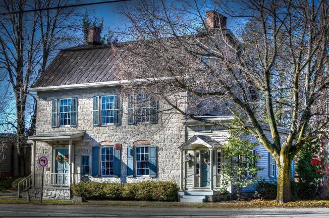 The Warwick Historical Society's &quot;Hops and Hospitality&quot; fund raiser on Saturday, April 5, begins with tours of Baird&#xfe;&#xc4;&#xf4;s Tavern from 6 to 7 p.m. That will be followed by a sampling of traditional foods and beverage at the A.W. Buckbee Center across the street on Colonial Avenue.