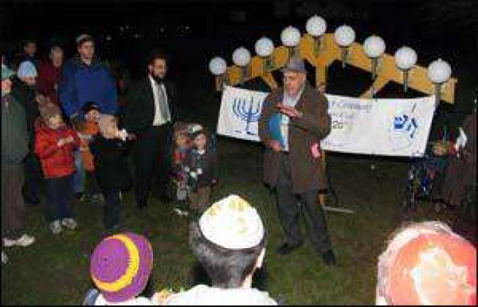 Warwick residents celebrate Hanukkah at 18th anniversary of Warwick Menorah lighting