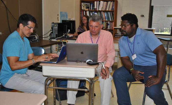 Each day, teachers also attended mini-lessons to learn how to infuse technology into their instruction. Related presentations included the use of Nearpod, G-Classroom, Smart Notebook and other Google Tools.