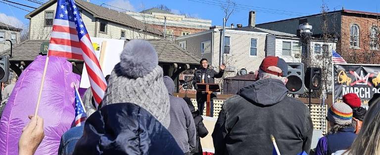 Washingtonville High School senior and BOE candidate Elias Cunningham leads crowd in chant of “No to tyranny!”