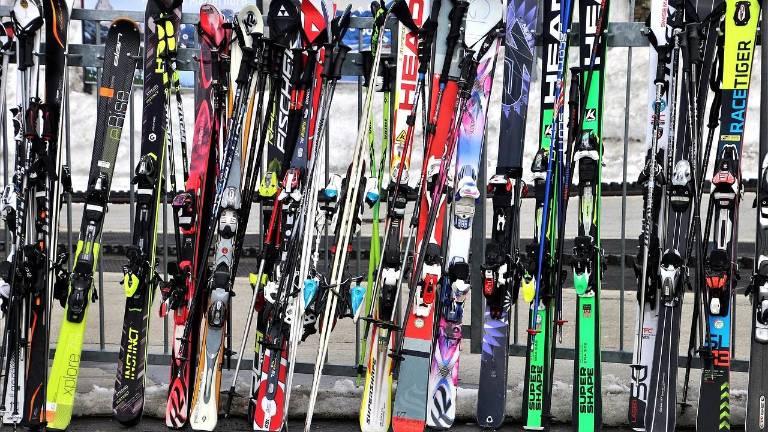Police: Skis worth up to $10k stolen at Mount Peter