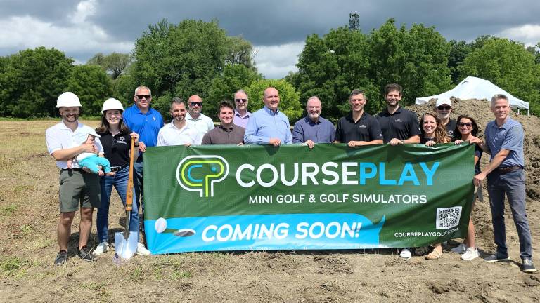 CoursePlay, an indoor golf facility is coming to Warwick.